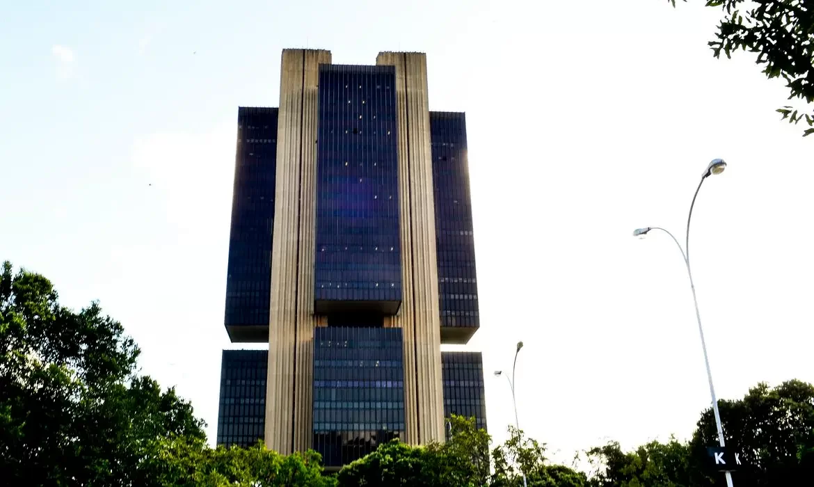 Banco Central: inflação e PIB mantém tendência de alta
