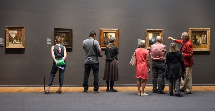 Mercado de arte global enfrenta cenário desafiador com queda nas vendas em 2023