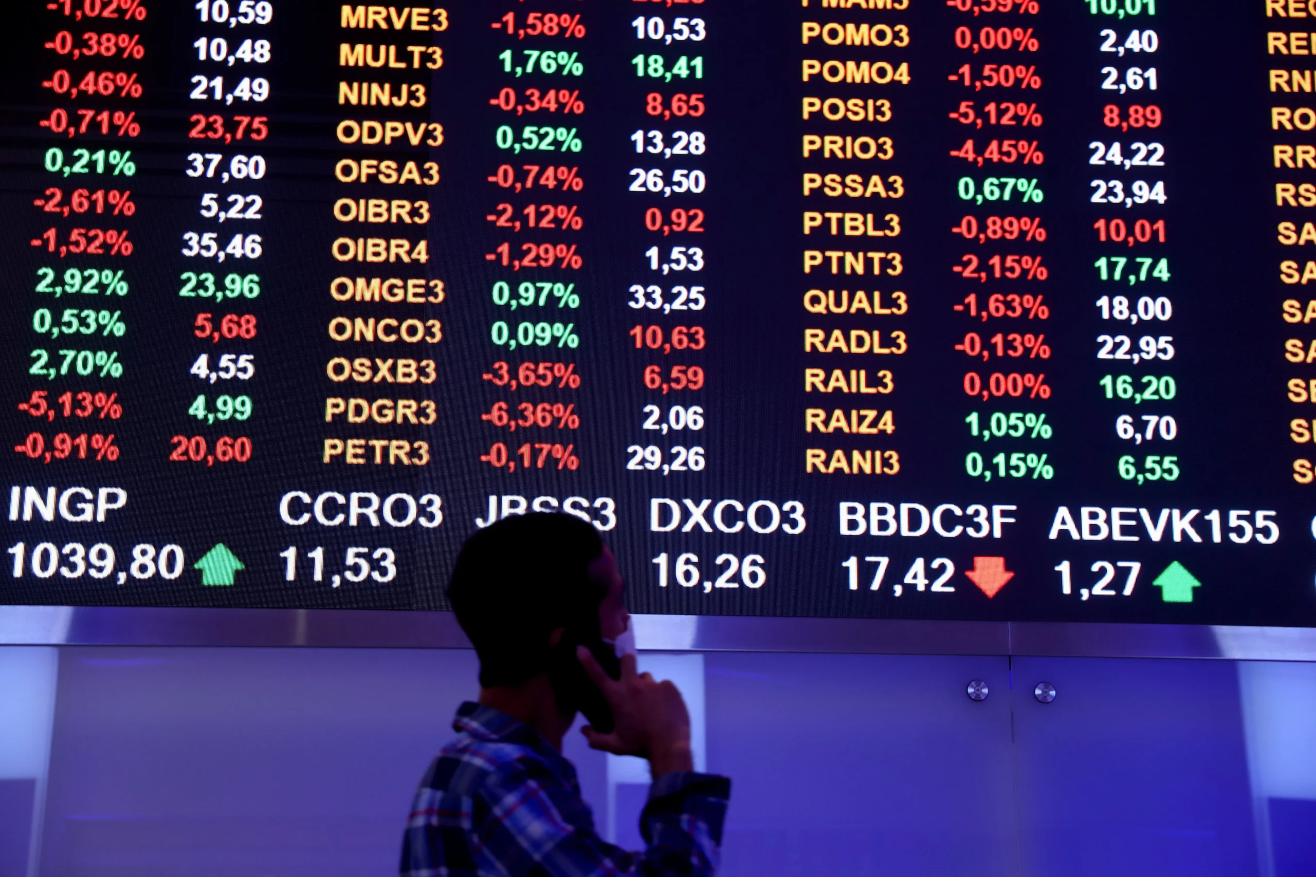 5 sinais de alta: Ibovespa renova máximas e dólar cai