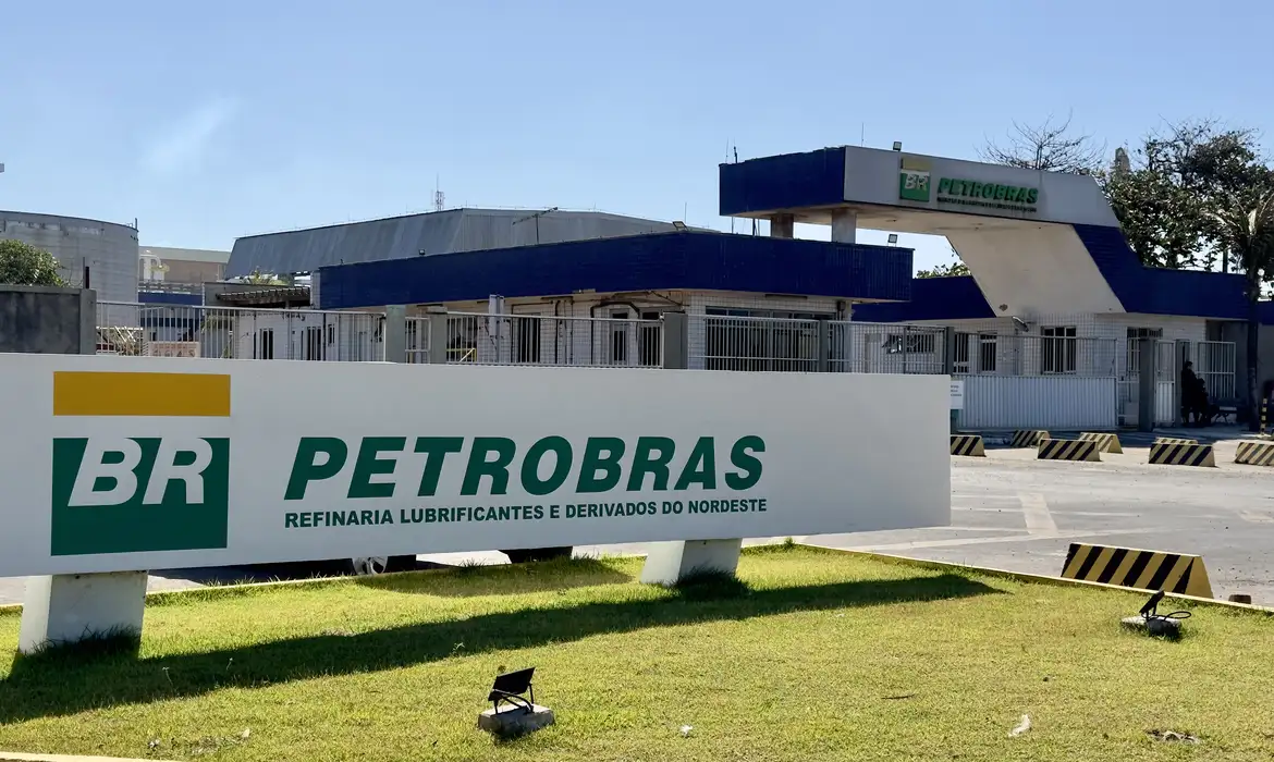 Após 18 anos, Lula anuncia investimento da Petrobras na Bolívia