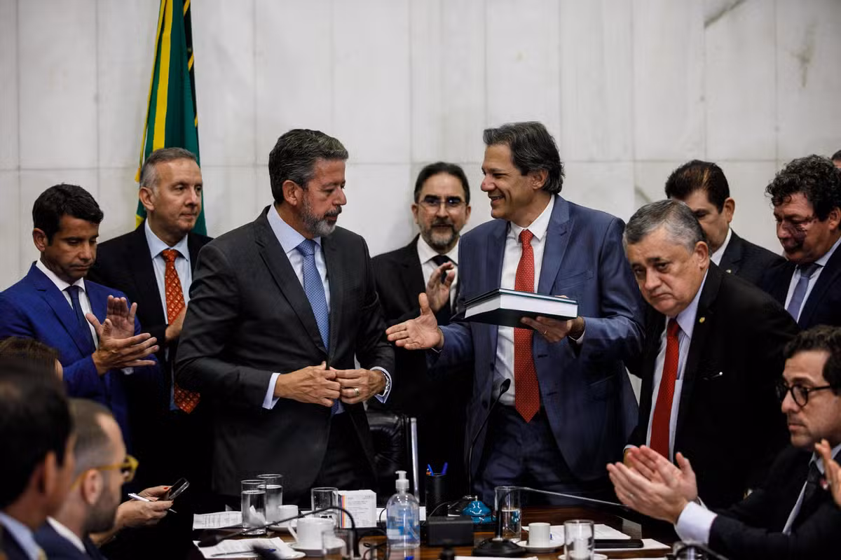 Ministro Haddad apresenta regulamentação da Reforma Tributária ao Congresso