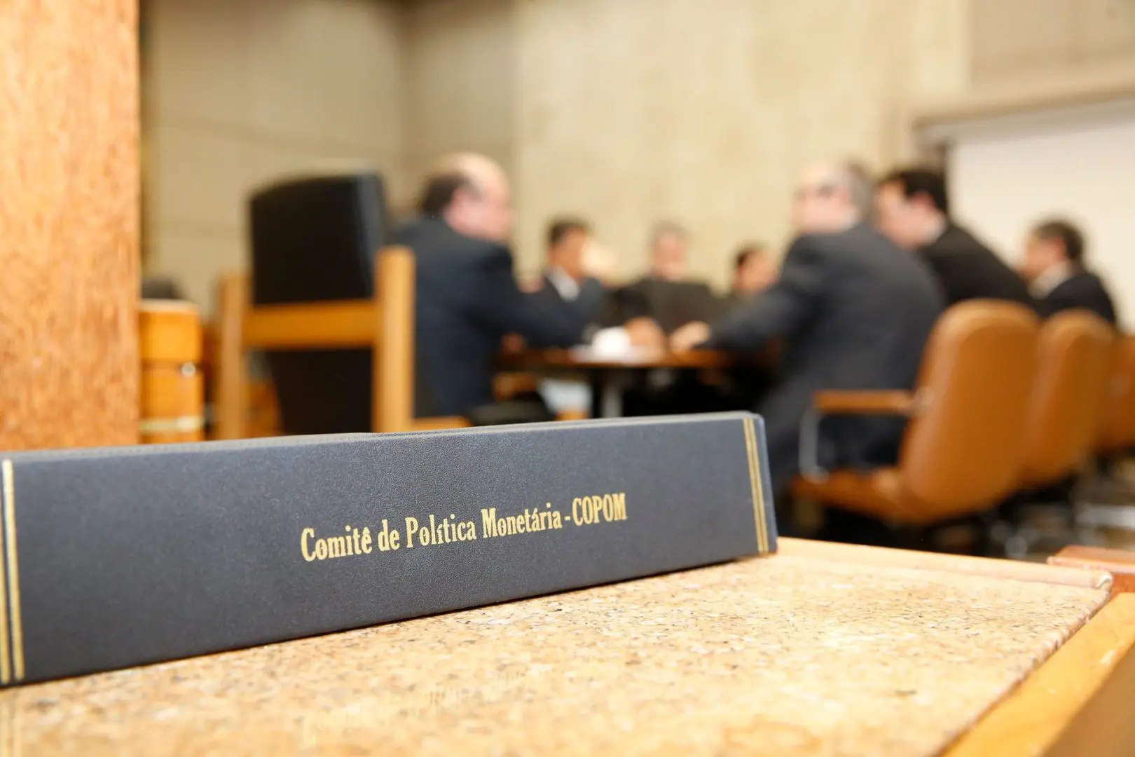 Em reunião do Copom, bancos desacreditam em redução dos juros
