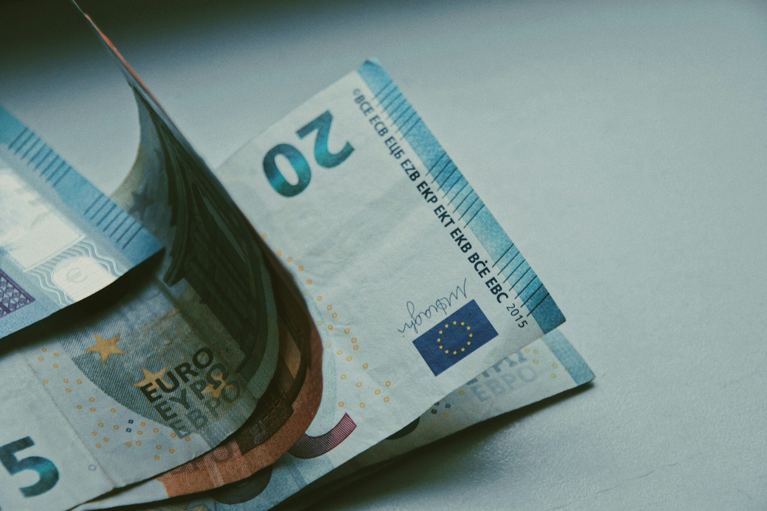 União Europeia negocia entrada de Ucrânia e Moldávia para o bloco