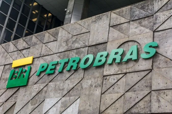 Preço da Gasolina vendida pela Petrobras está abaixo do padrão internacional