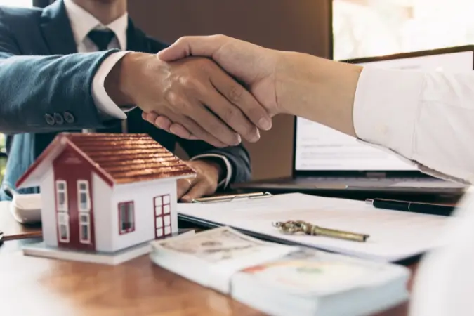 Desconto na compra de imóveis: confira 5 dicas para negociar com corretores