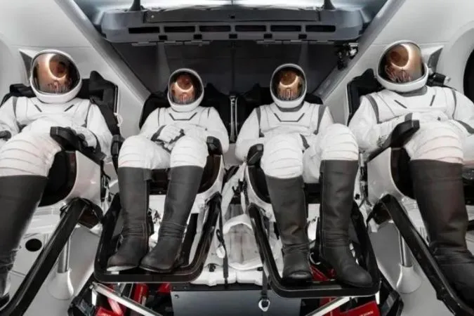 SpaceX: turistas caminham pelo espaço com tecnologia da empresa de Elon Musk