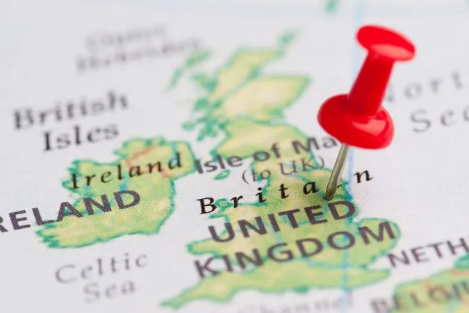 Impacto do Brexit na economia do Reino Unido está piorando, alerta estudo