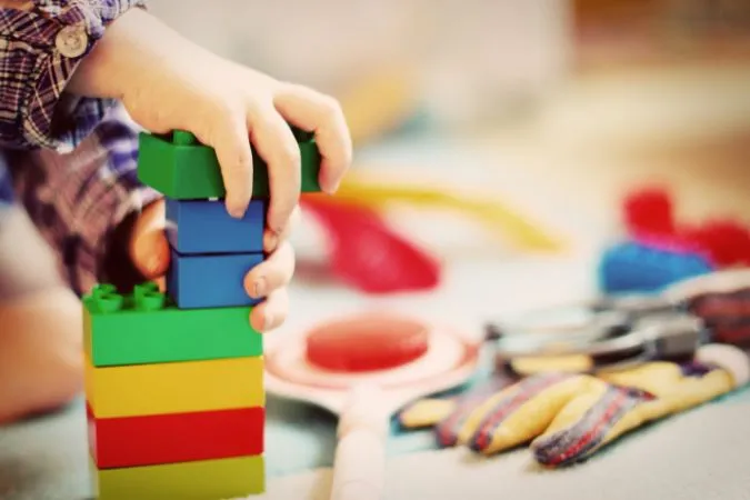 Brinquedos educativos para crianças: diversão e aprendizado