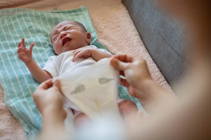 Quanto os pais gastam com fraldas e leite até os filhos completarem 3 anos?