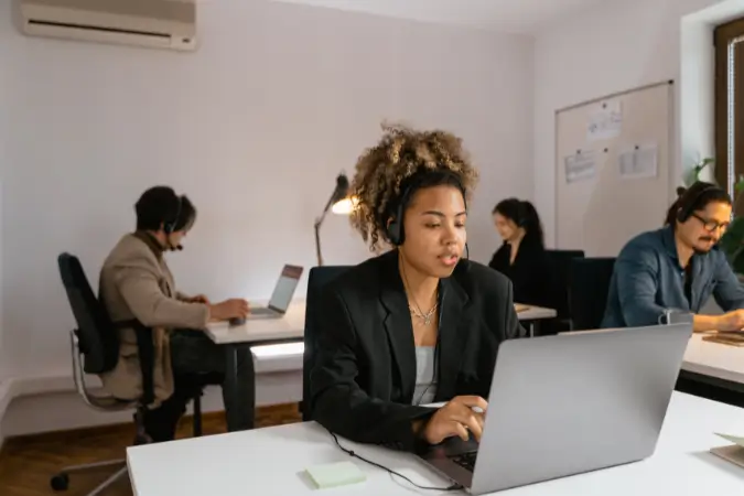 Diversidade em queda: menos mulheres e negros em cargos de direção em 2024