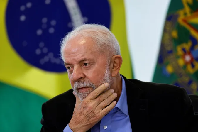 Lula falará com Putin pelo telefone na manhã desta terça-feira (22)
