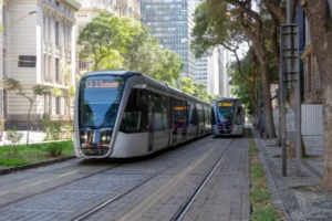 A eletrificação das frotas de ônibus pode não apenas melhorar a qualidade de vida nas cidades, mas também posicionar o país como líder na transição para um futuro mais sustentável.