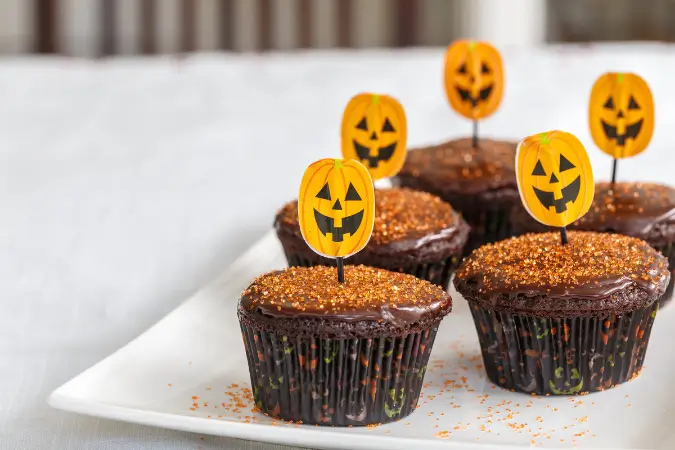 Preço do cacau em alta pode amargar o Halloween de 2024