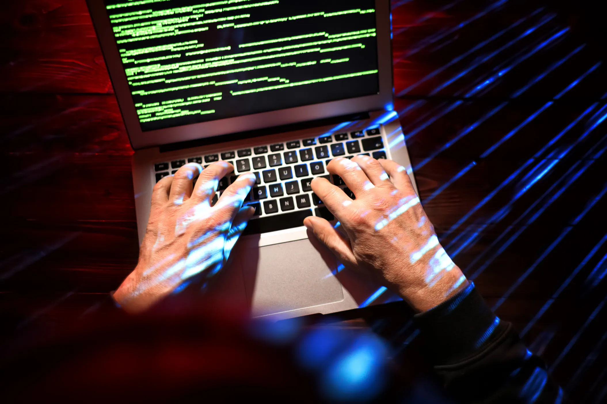 Golpes digitais avançam no país: “Brasileiro precisa estar mais alerta”