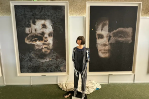 Retrato de Alan Turing feito por Ai-Da é vendido por R$ 6 milhões em leilão • Sotheby’s via CNN Newsource