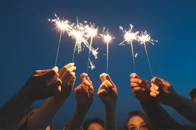 Muitas vezes, as promessas de ano novo refletem nos primeiros meses do ano, impulsionando diversos setores. No entanto, essa procura cai pouco tempo depois | Foto: Reprodução/Canva