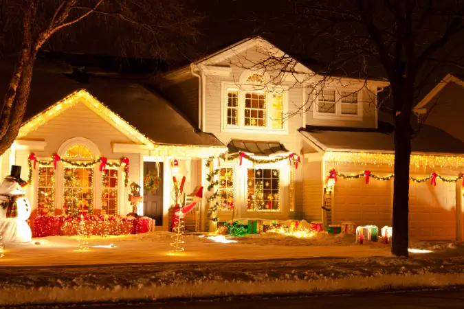 Confira 5 dicas para decorar sua casa com segurança e economia neste Natal