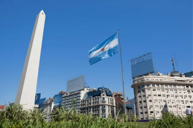 Ainda vale a pena viajar para a Argentina após um ano de Milei no poder?