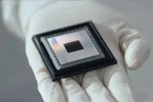 O chip quântico Willow, inovação do Google em computação quântica.