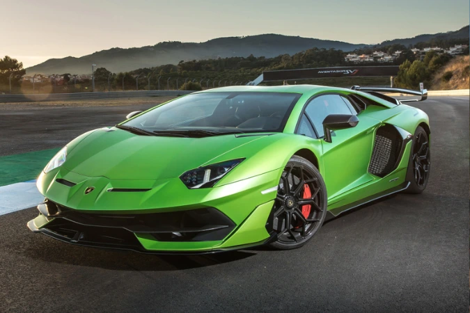  Lamborghini adia estreia do primeiro elétrico para 2029.