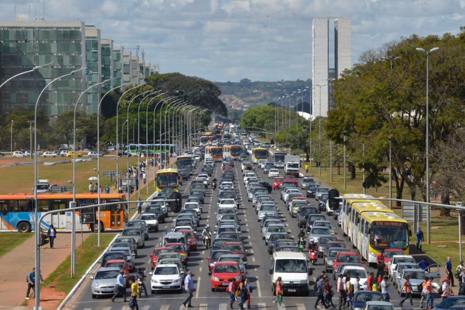 Brasília é a cidade da mobilidade eletrificada, apontam dados da Absolar