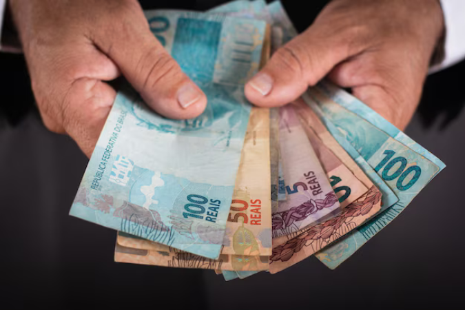Valor do salário mínimo para 2025 segue indefinido