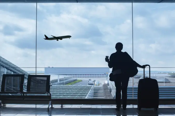 61% dos brasileiros viajam anualmente: como economizar no próximo destino?