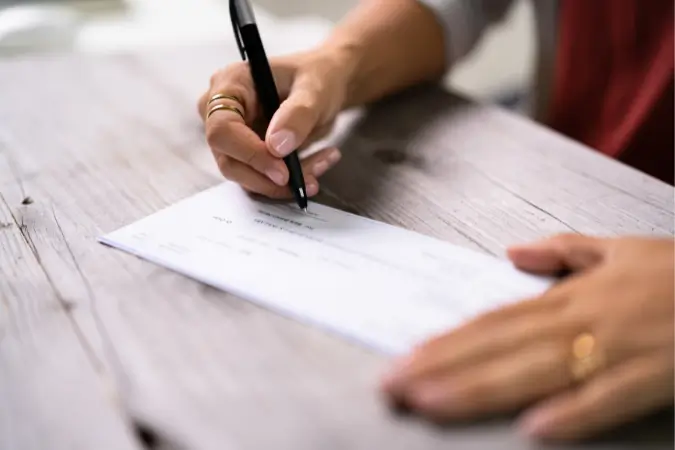 O futuro do cheque: por que ele ainda sobrevive no Brasil?