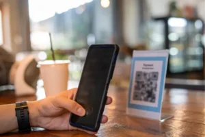 A fusão entre tecnologia e turismo mostra que inovação e tradição podem caminhar juntas | Foto: Reprodução/Canva