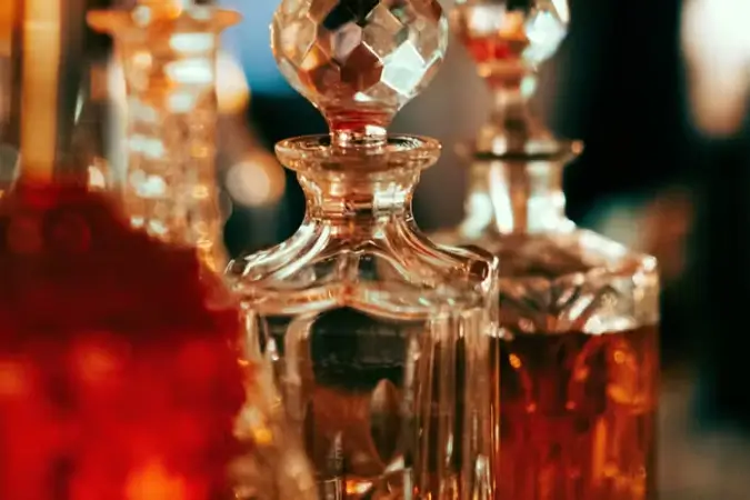 O mercado brasileiro está cada vez mais receptivo às fragrâncias de nicho e aos perfumes árabes, o que abre espaço para novas marcas e inovações no setor | Foto: Reprodução/Canva