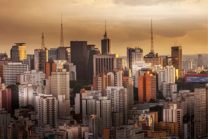O desafio para os próximos anos será garantir que o crescimento urbano ocorra de forma sustentável, equilibrando o desenvolvimento econômico com a preservação da qualidade de vida | Foto: Reprodução/Cidade de São Paulo 

urbanização