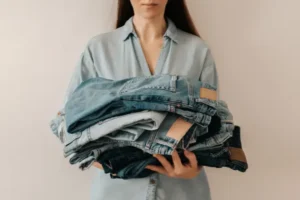 Brasileiros cobram mudança, mas ainda consomem fast fashion