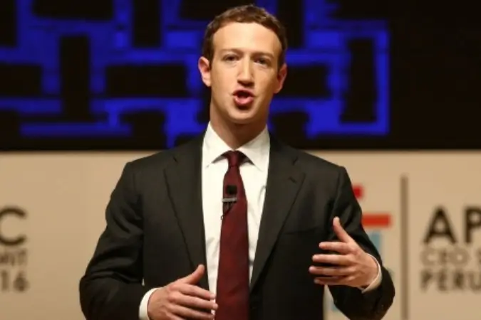 Se a Meta for condenada, o desfecho pode abrir caminho para a separação de grandes conglomerados tecnológicos, o que impactaria não apenas o setor financeiro e a concorrência, mas também os hábitos de bilhões de usuários no mundo | Foto: Reprodução/Mariana Bazo/Reuters
zuckerberg