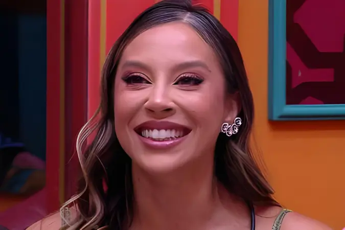A bailarina venceu com 51,9% dos votos do público. Guilherme ficou em segundo lugar, somando 43,38% da preferência para ser campeão. A terceira colocação ficou com o gêmeo de João Gabriel, que recebeu apenas 4,72% dos votos da torcida | Foto: Reprodução/Globo 

bbb25