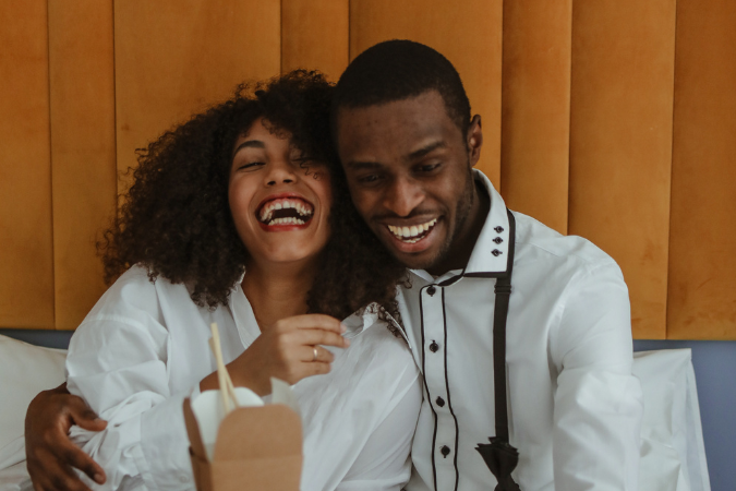 Amor em tempos de crise: como celebrar o Dia dos Namorados sem estourar o orçamento?