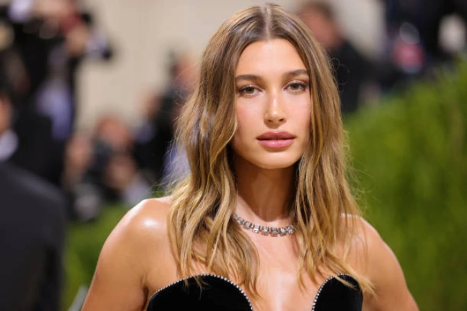 Marca de Hailey Bieber fatura US$ 200 mi e chega à Sephora