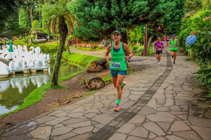 Gramado Summit promove treinão gratuito no Lago Negro