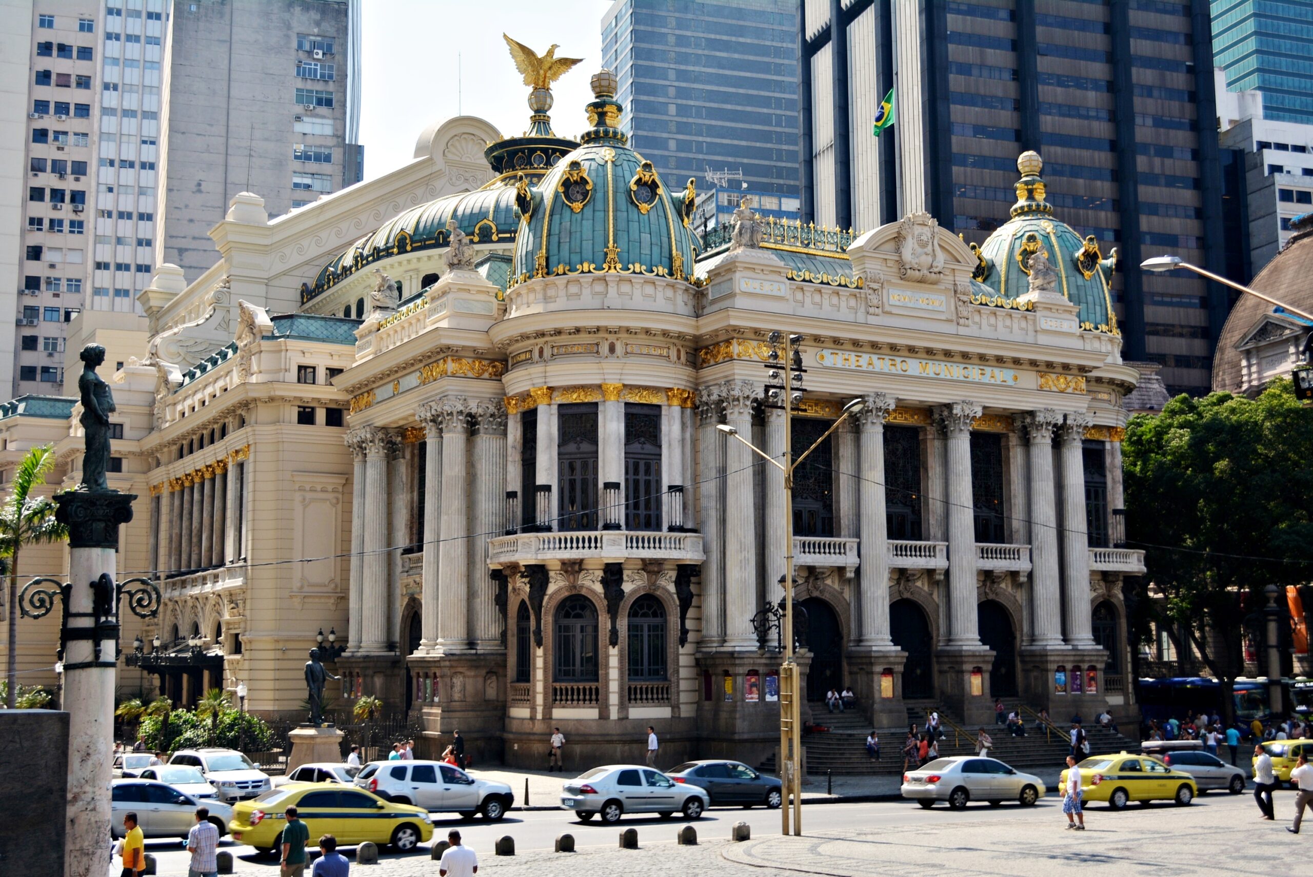 Theatro Municipal do RJ tem concurso para 110 vagas