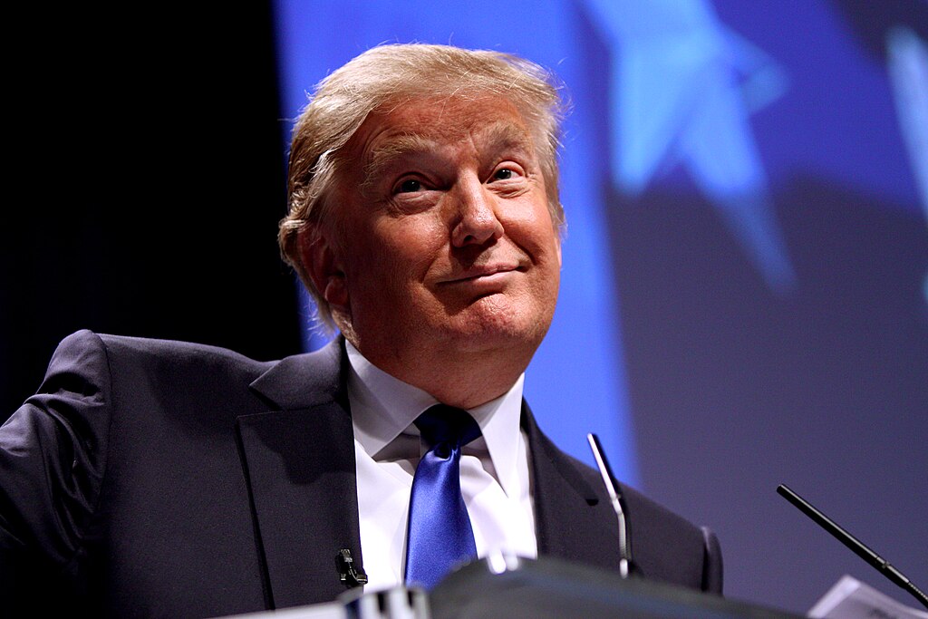 Trump fala em mudança de regime no Irã e reacende tensão internacional