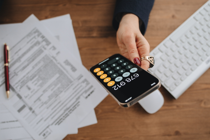 Entenda como o novo IOF impacta seus investimentos, bancos, apostas e crédito em 2025. 
