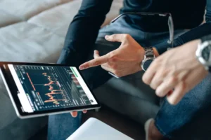 O avanço do Brasil no ranking de competitividade digital é um sinal positivo, mas ainda muito tímido diante dos desafios | Foto: Reprodução/Canva