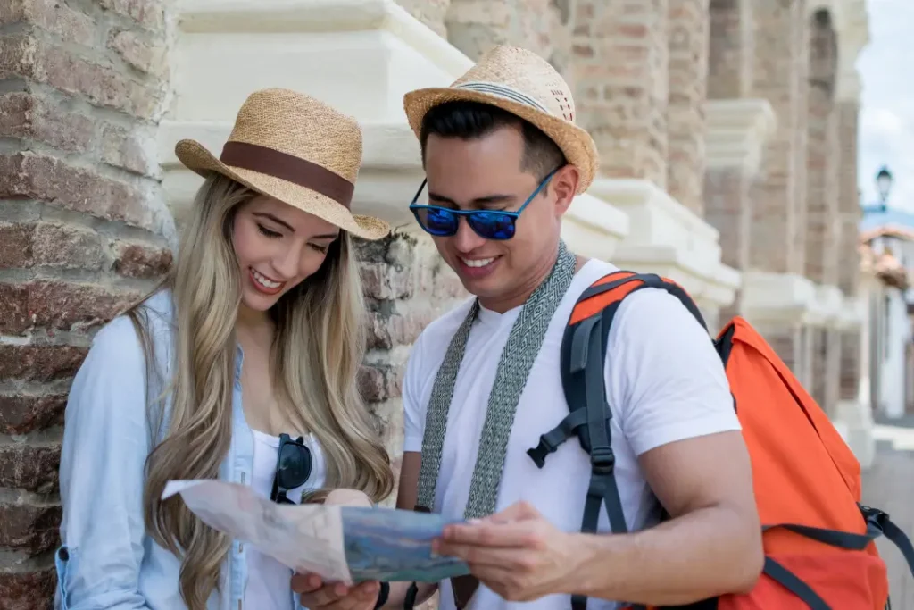 Os impostos turísticos se tornaram uma realidade global, e seu impacto é sentido diretamente no bolso do turista | Foto: Reprodução/Canva

cidades