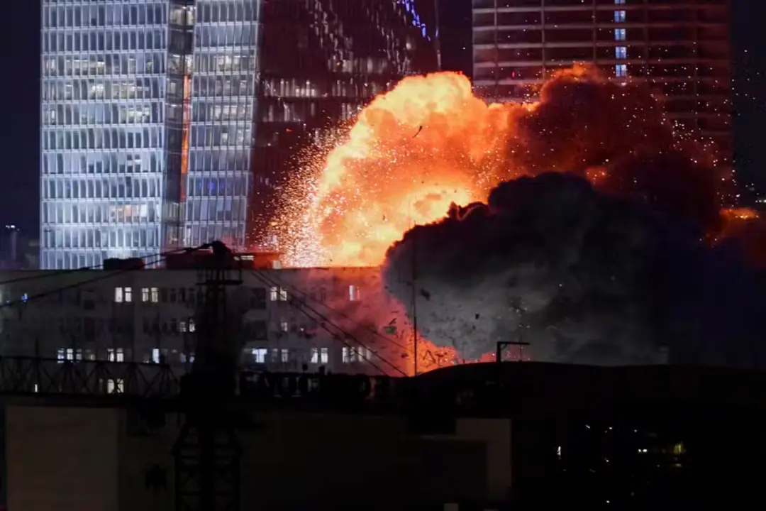 Irã lança centenas de mísseis contra Israel em retaliação