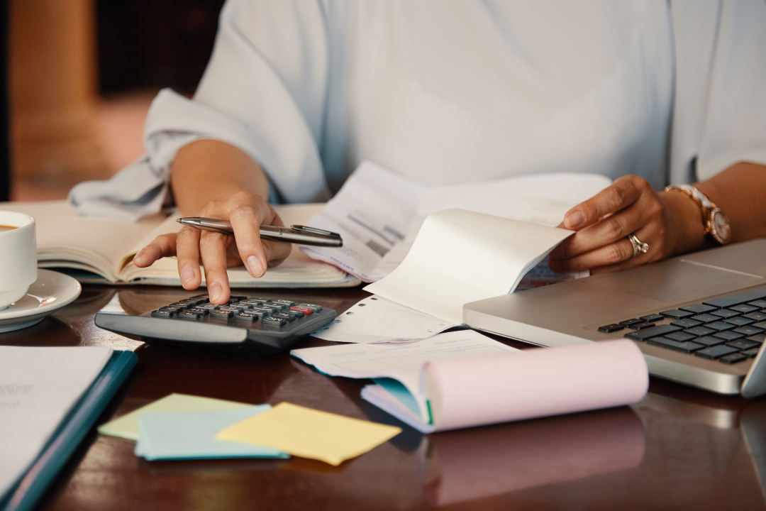Banco Central eleva taxa Selic para 15% e surpreende mercado