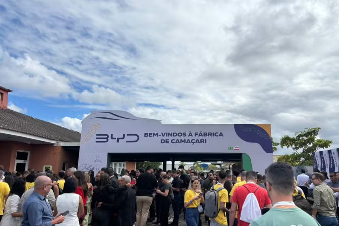 Montadora chinesa BYD inicia operações na Bahia