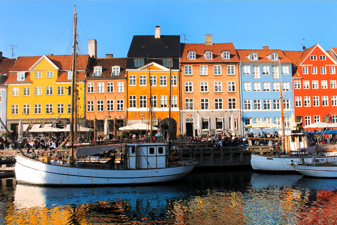 No século XXI, Copenhague está atraindo um novo grupo de pensadores criativos – arquitetos, urbanistas e designers de interiores – enquanto traça o projeto para as cidades do futuro |