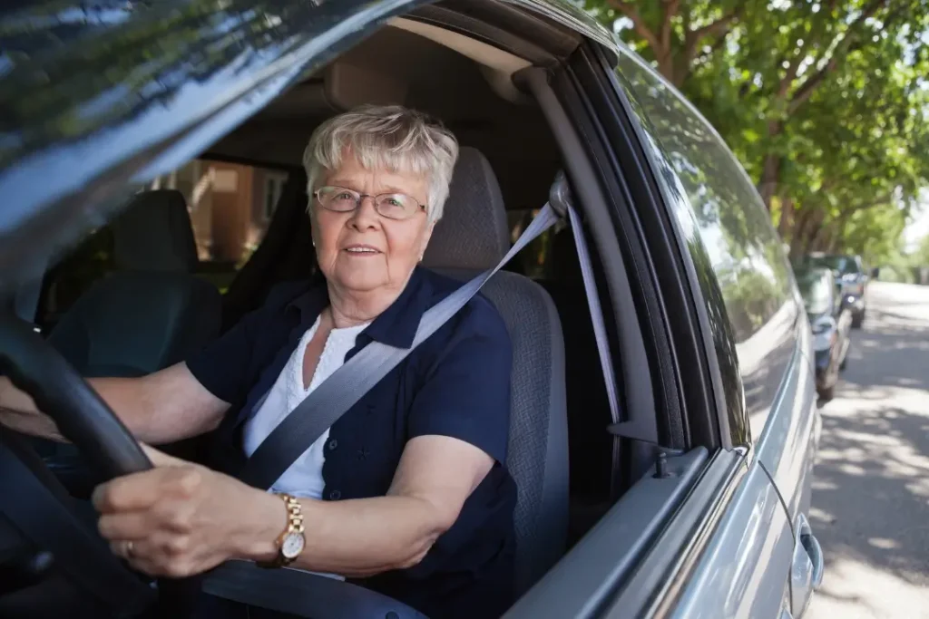 A isenção do IPI para idosos na compra de carros zero quilômetro consiste na dispensa do pagamento desse imposto federal, que incide sobre produtos industrializados | Foto: Reprodução/Canva

nova