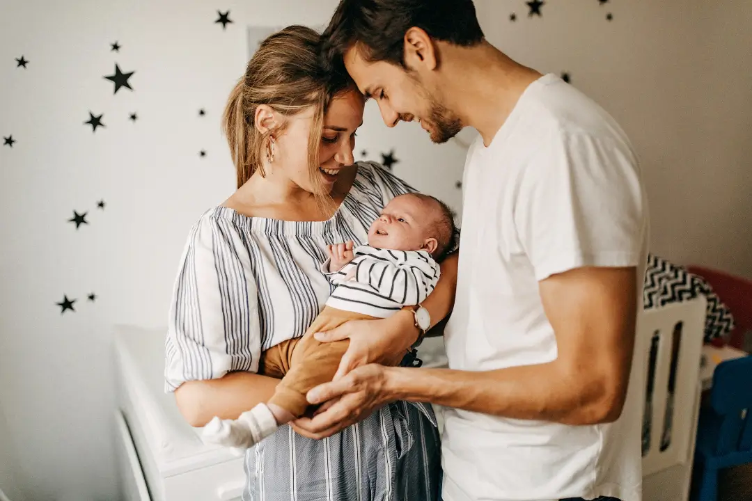 Espanha amplia licença parental e avança na igualdade entre pais