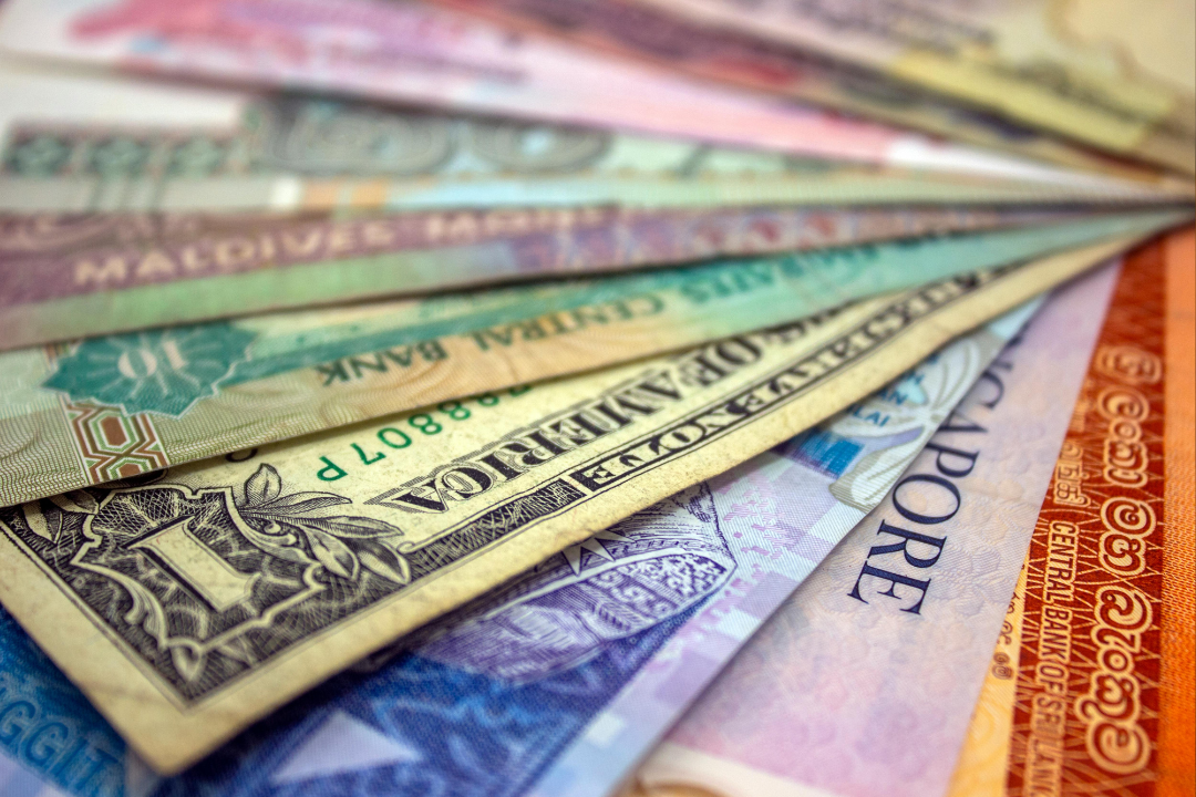 Brasileiros acumulam R$ 3,5 trilhões no exterior: entenda onde está esse dinheiro