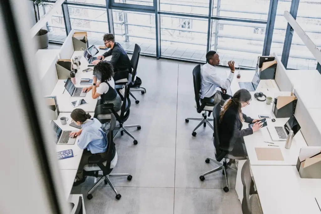 Quiet cracking atinge mais da metade dos trabalhadores e gera perdas bilionárias para empresas em todo o mundo | Foto: Reprodução/Canva